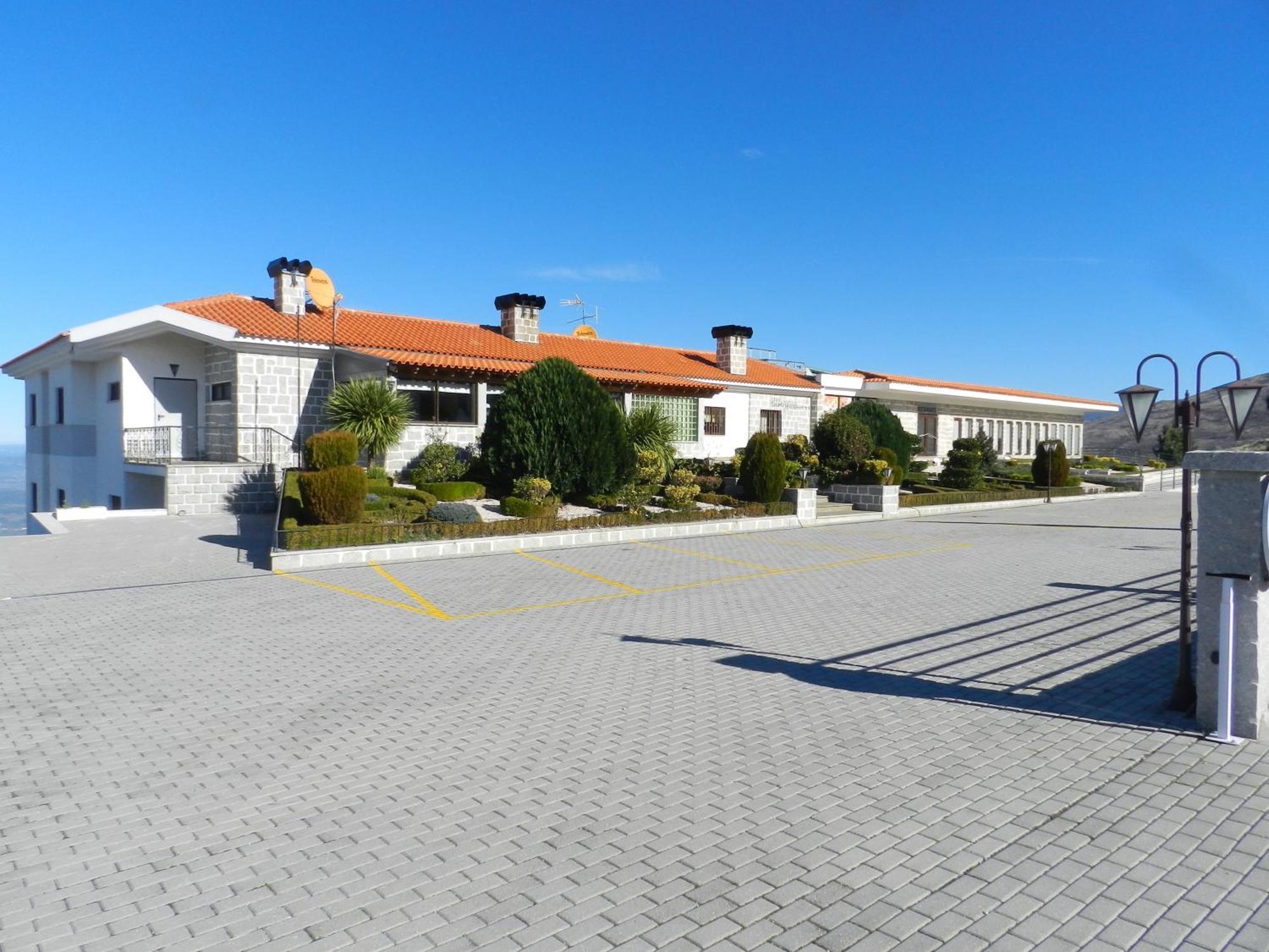 Hotel Albergaria Senhora Do Espinheiro Seia Bagian luar foto